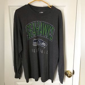 Mens NFL  Team  Seattle Seahawks long sleeve shirt in size xl and gray in color